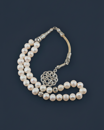 مسبحة من اللؤلؤ الطبيعي مع شرابة عربية