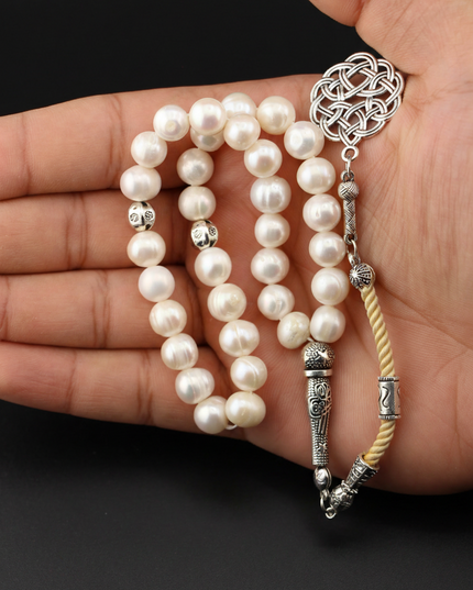 مسبحة من اللؤلؤ الطبيعي مع شرابة عربية